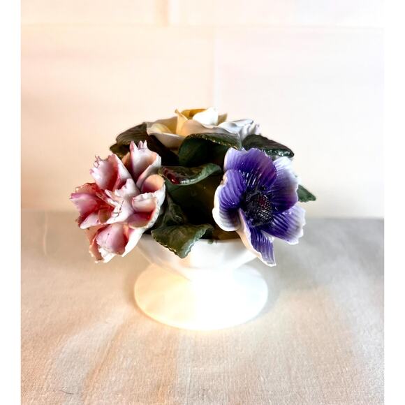 Vintage Royal Stratford Fine Bone China Flower Bouquet~Hand Painted~England - Picture 2 of 6